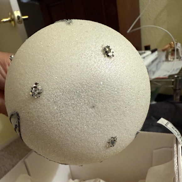 EUROPEAN Hand Crafted Glass Christmas ornaments. White and gray Made in Poland. - Picture 3 of 7